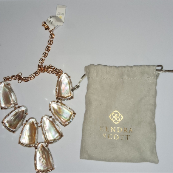 Kendra Scott Jewelry - Kendra Scott Harlow Gold Geometric Necklace